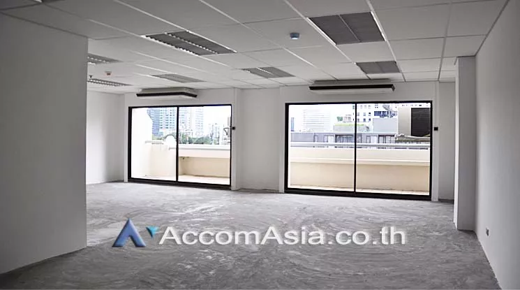  2  Office Space For Rent in Ploenchit ,Bangkok BTS Chitlom at Piya Place AA16012